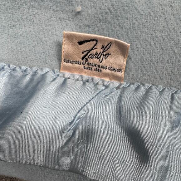 Vintage Faribault Faribo Light Blue Blanket Satin Trim Acrylic 88”x78” Full Sz - Picture 5 of 5